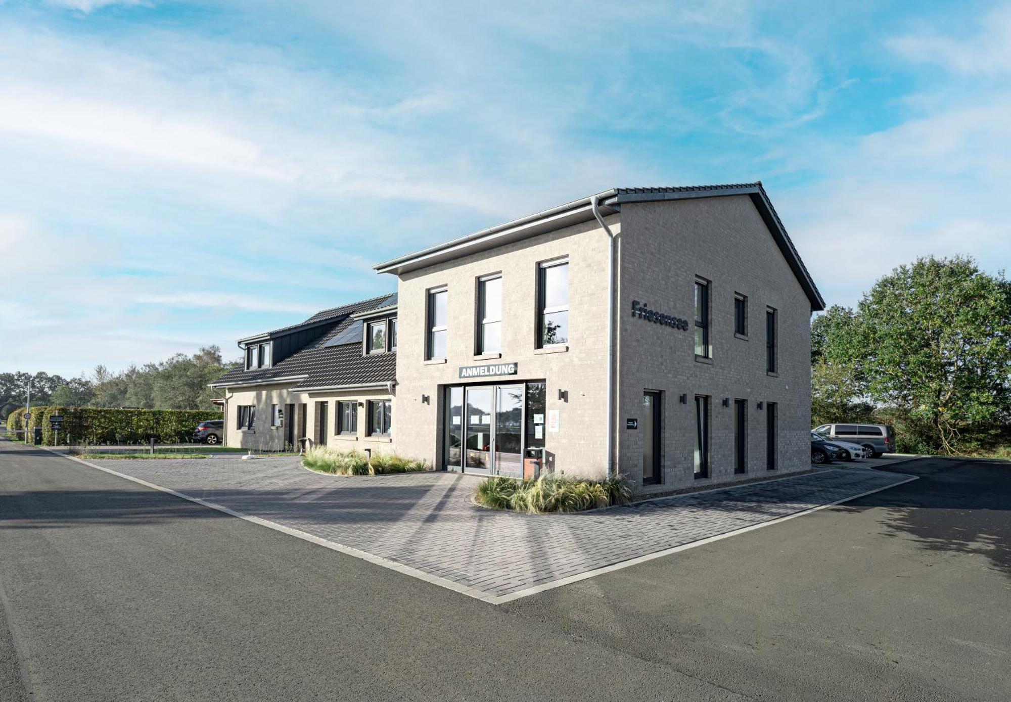 Friesensee Camping Und Ferienpark Wittmund Exterior photo